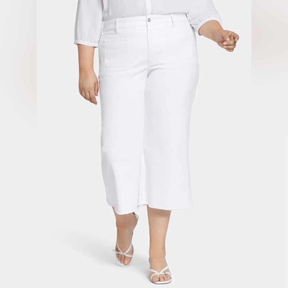 Lands' End White Wide Leg Hi Rise Capri Jeans. Size 22W. Patch Pockets. NWOT.